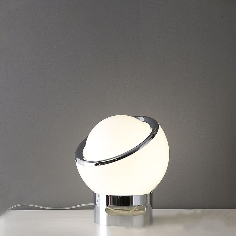 LumiGlow - Stilvolle Bauhaus Tischlampe mit Opalglas für Minimalistisches Design