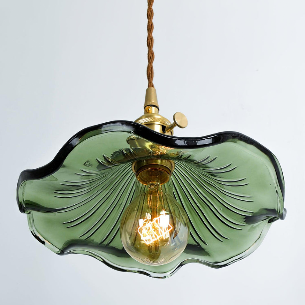 Elegante Pendelleuchte mit Hibiskusblüten-Design