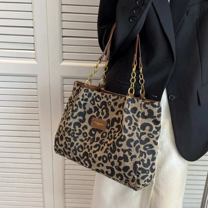 Elegante Damentasche mit Leopardenmuster