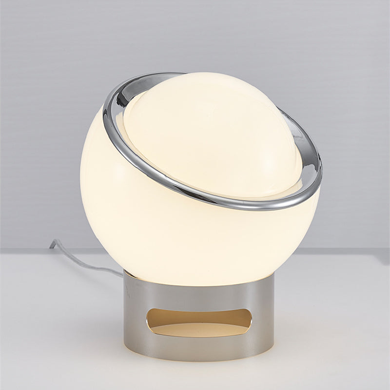 LumiGlow - Stilvolle Bauhaus Tischlampe mit Opalglas für Minimalistisches Design