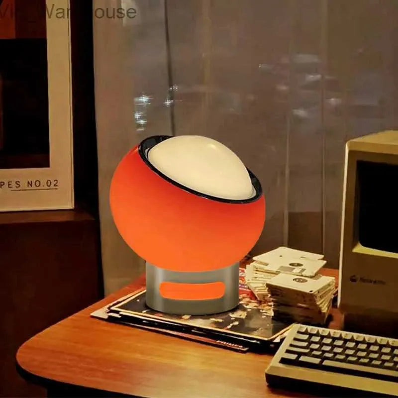 LumiGlow - Stilvolle Bauhaus Tischlampe mit Opalglas für Minimalistisches Design