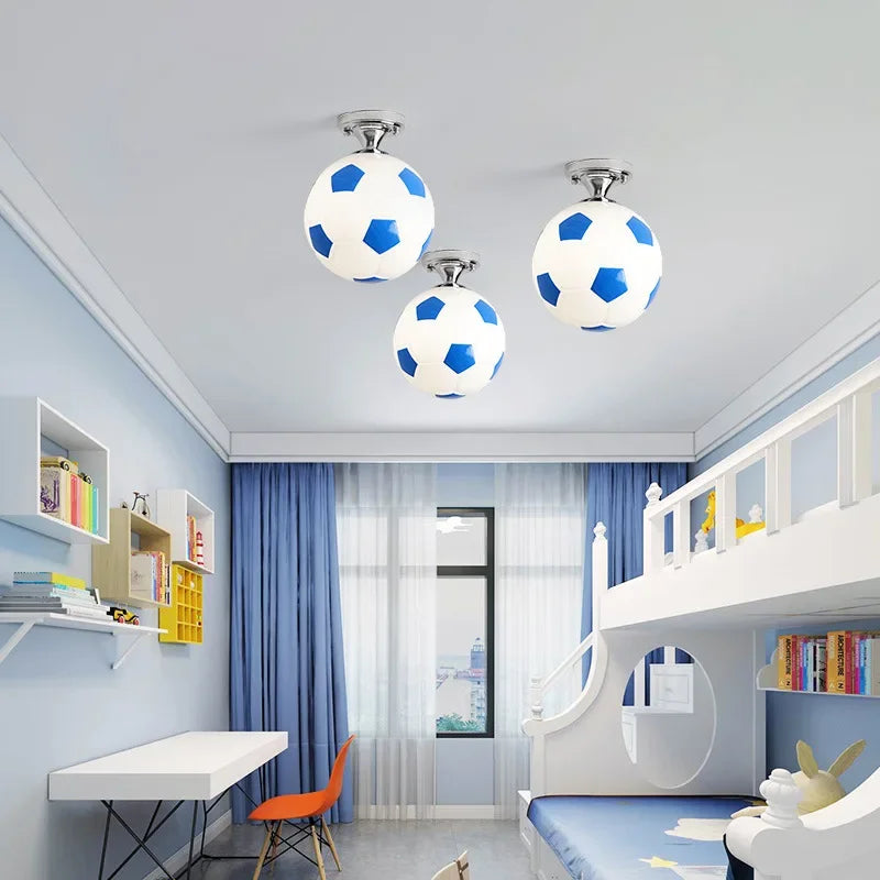 BrightKids – Fußball-Deckenleuchte für Kinderzimmer mit dimmbarer LED & bruchsicherer Glaskugel