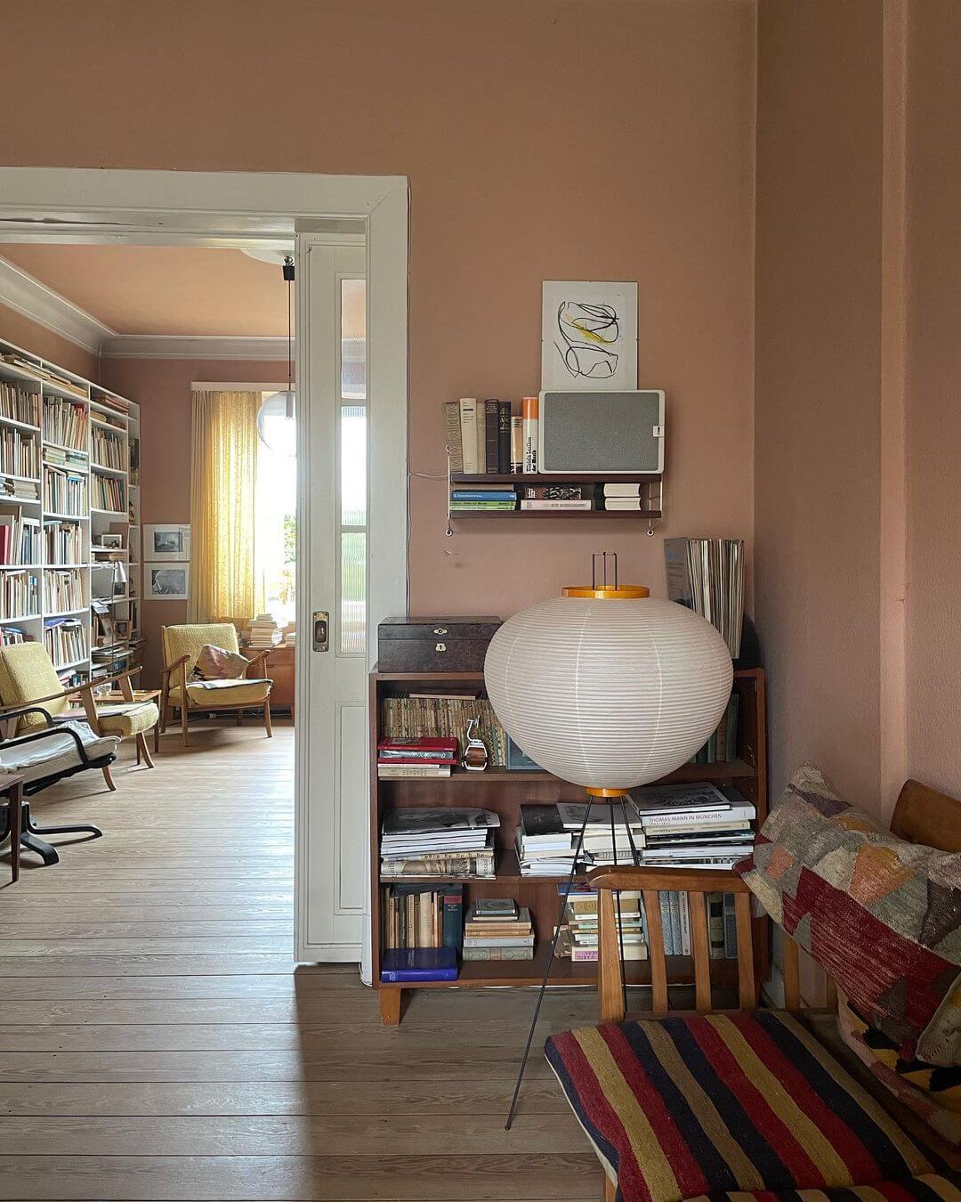 Skulpturale Japanisch Inspirierte Stehlampe