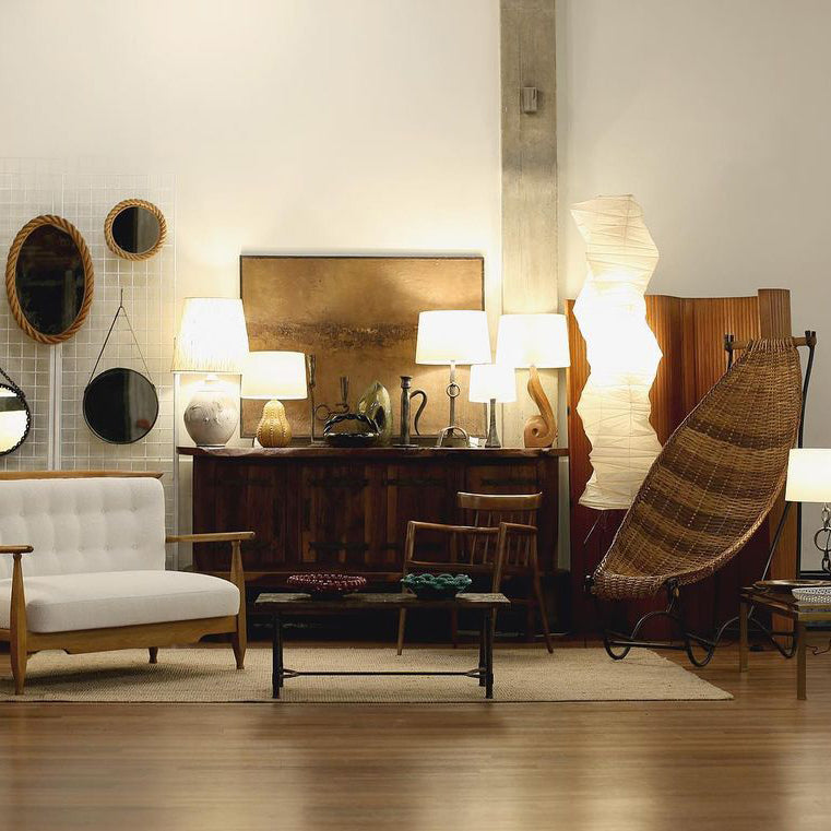 Skulpturale Japanisch Inspirierte Stehlampe