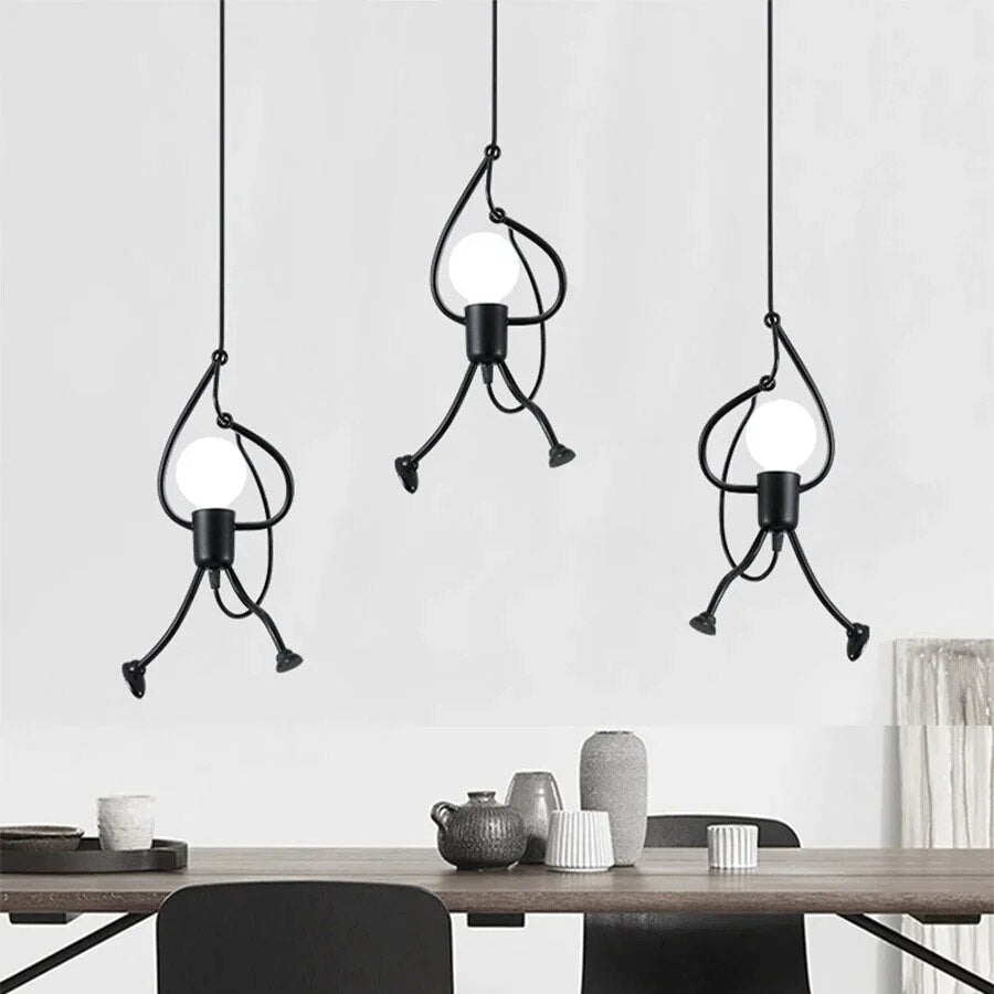 Verspielte Pendelleuchte Im Puppendesign