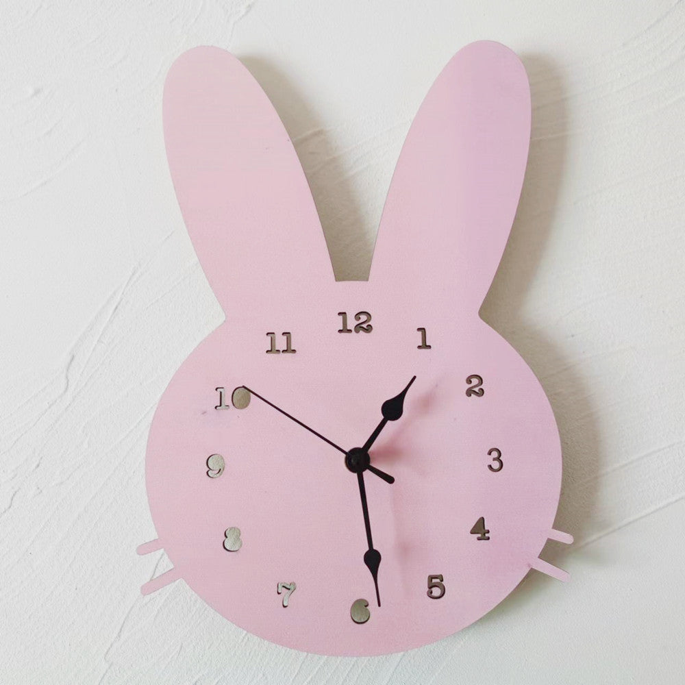 Kreative Wanduhr in Hasenform