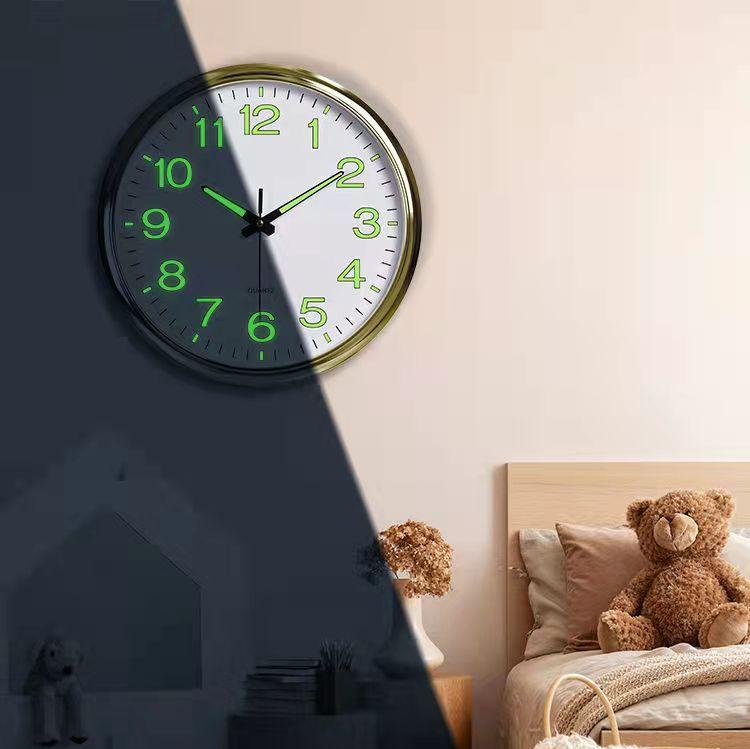Im Dunkeln Leuchtende Runde Wanduhr