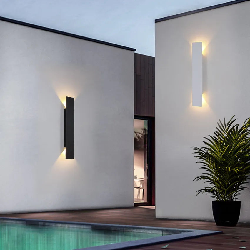 Minimalistische LED-Wandleuchte für den Innen- und Außenbereich