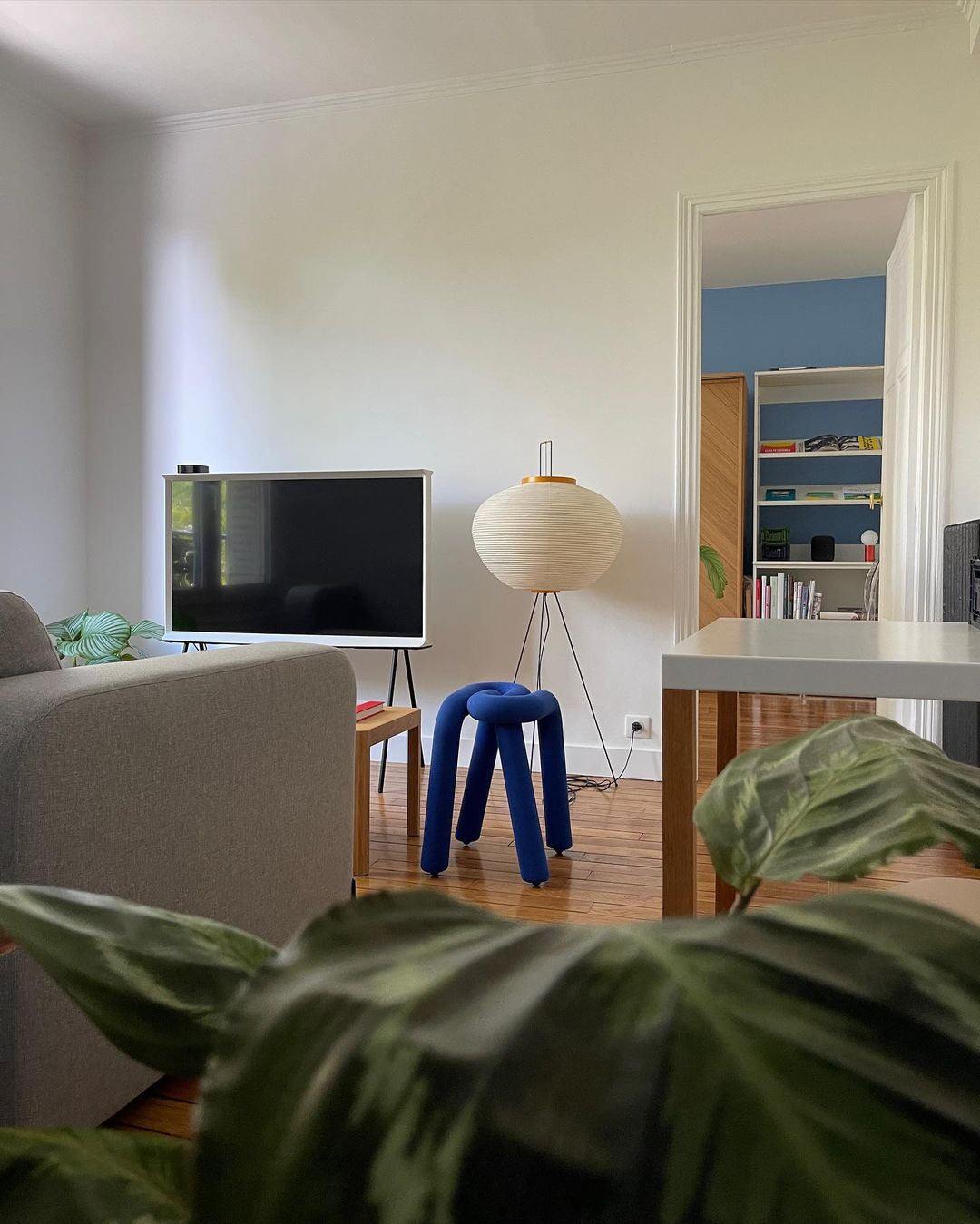 Skulpturale Japanisch Inspirierte Stehlampe