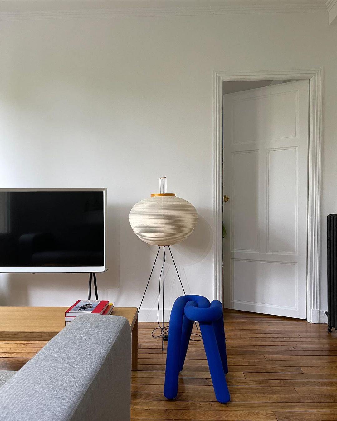 Skulpturale Japanisch Inspirierte Stehlampe