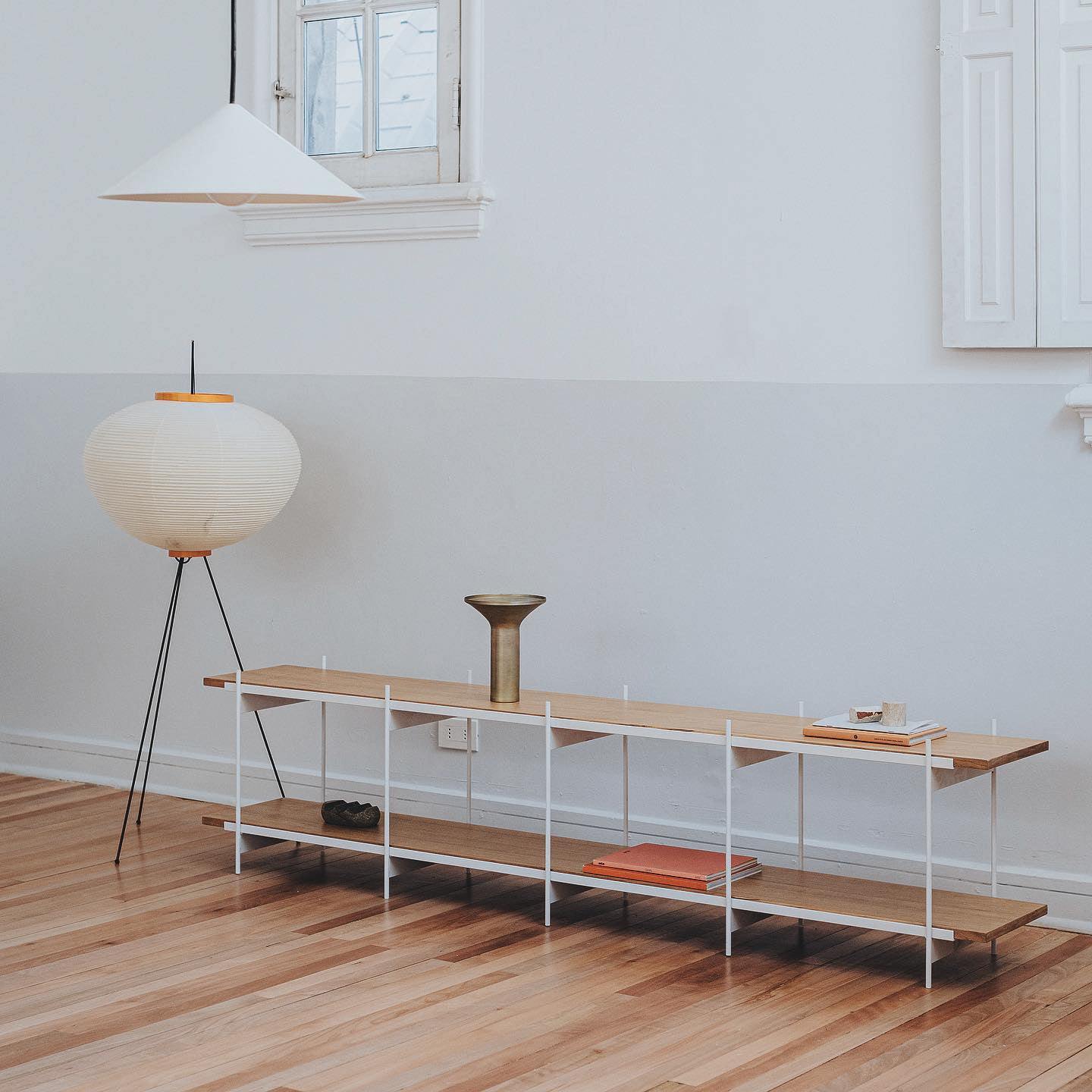 Skulpturale Japanisch Inspirierte Stehlampe