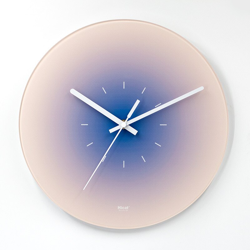 Moderne Wanduhr mit Farbverlauf