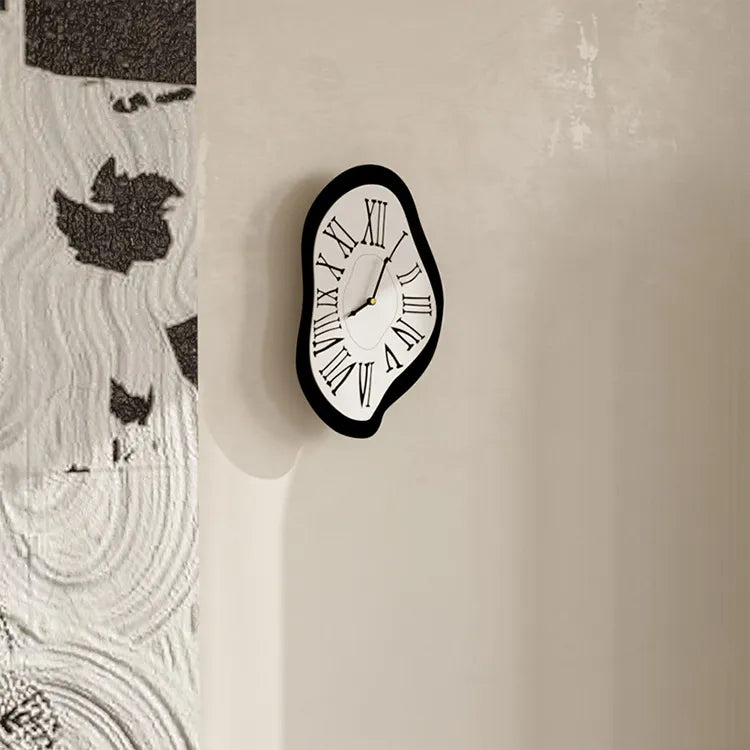 Abstrakte Schmelzende Design-Wanduhr