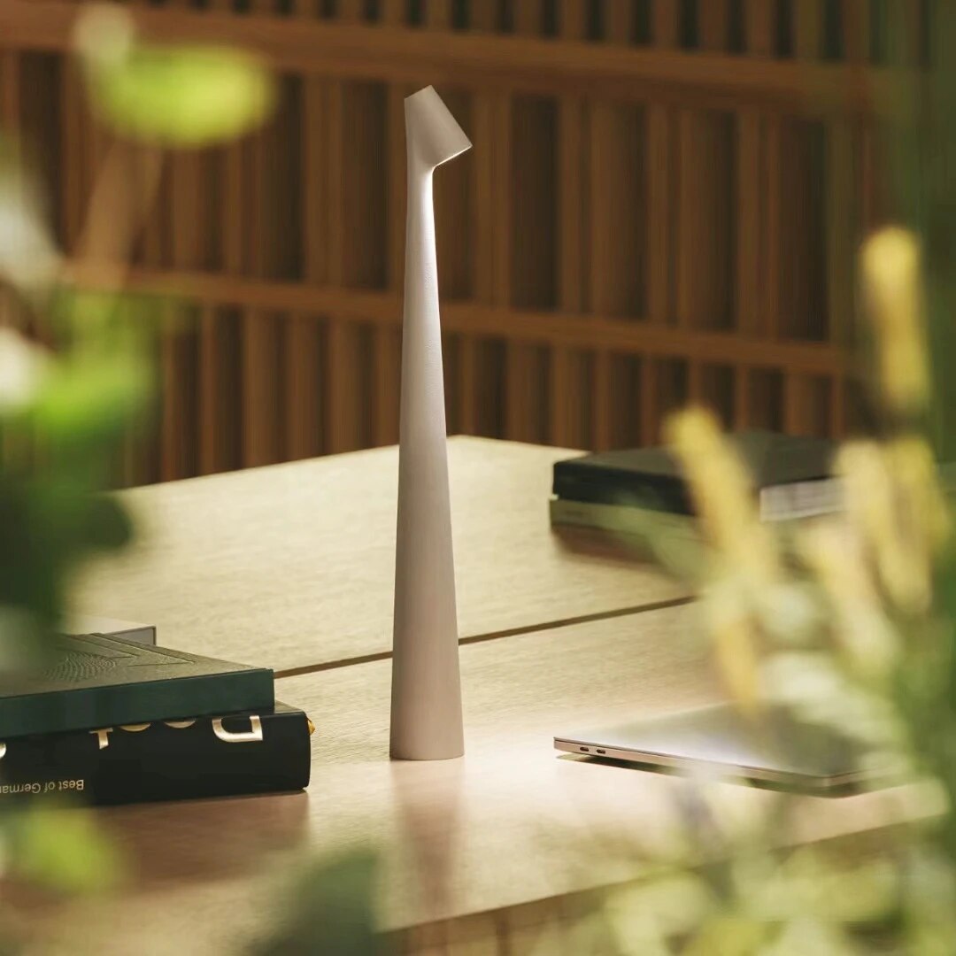 Minimalistische Tragbare LED Tischlampe