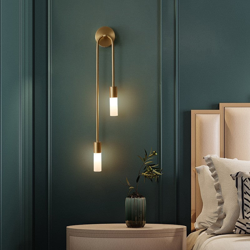 Moderne LED-Wandleuchte mit warmem Licht