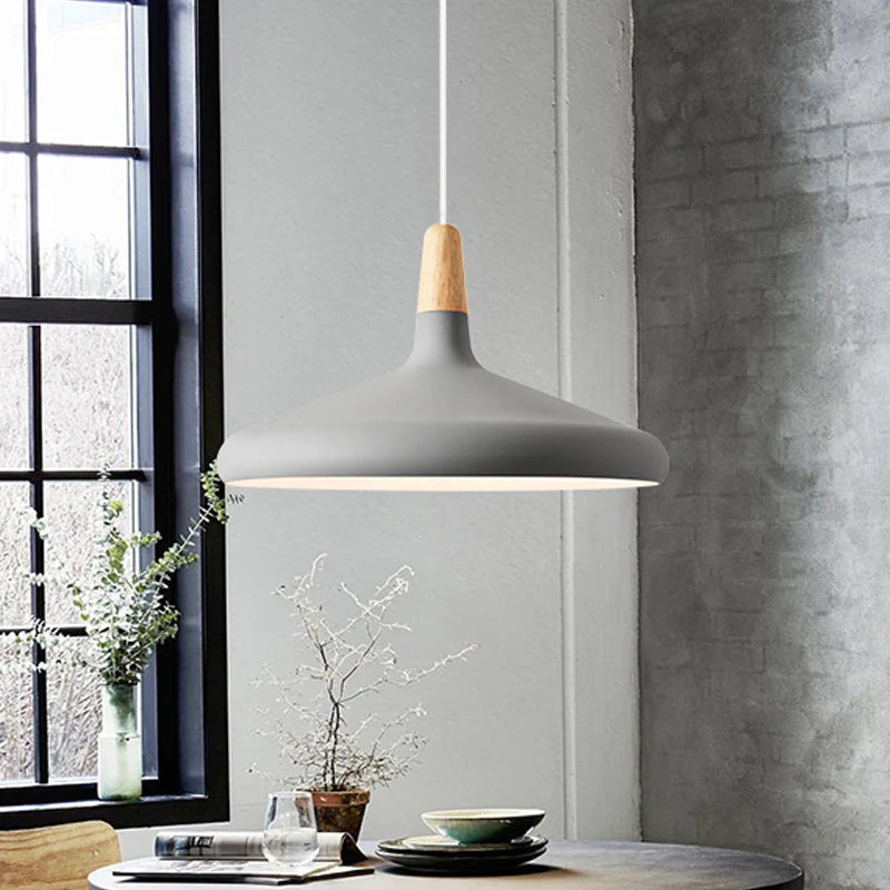 Verspielte Macaron Holz-Pendelleuchte