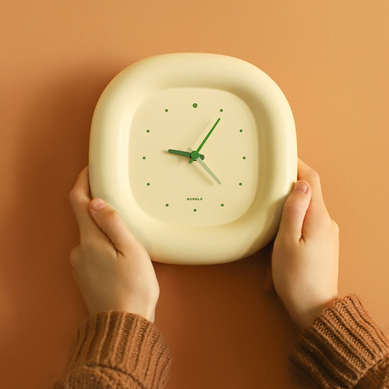 Milch Gelbe Blasen-Wanduhr