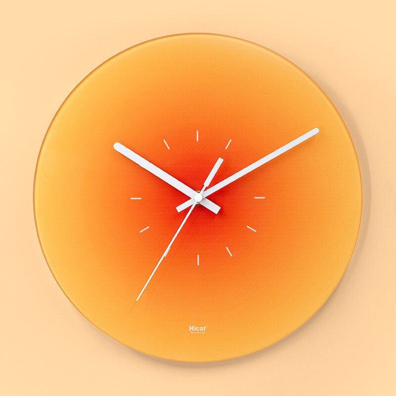 Moderne Wanduhr mit Farbverlauf