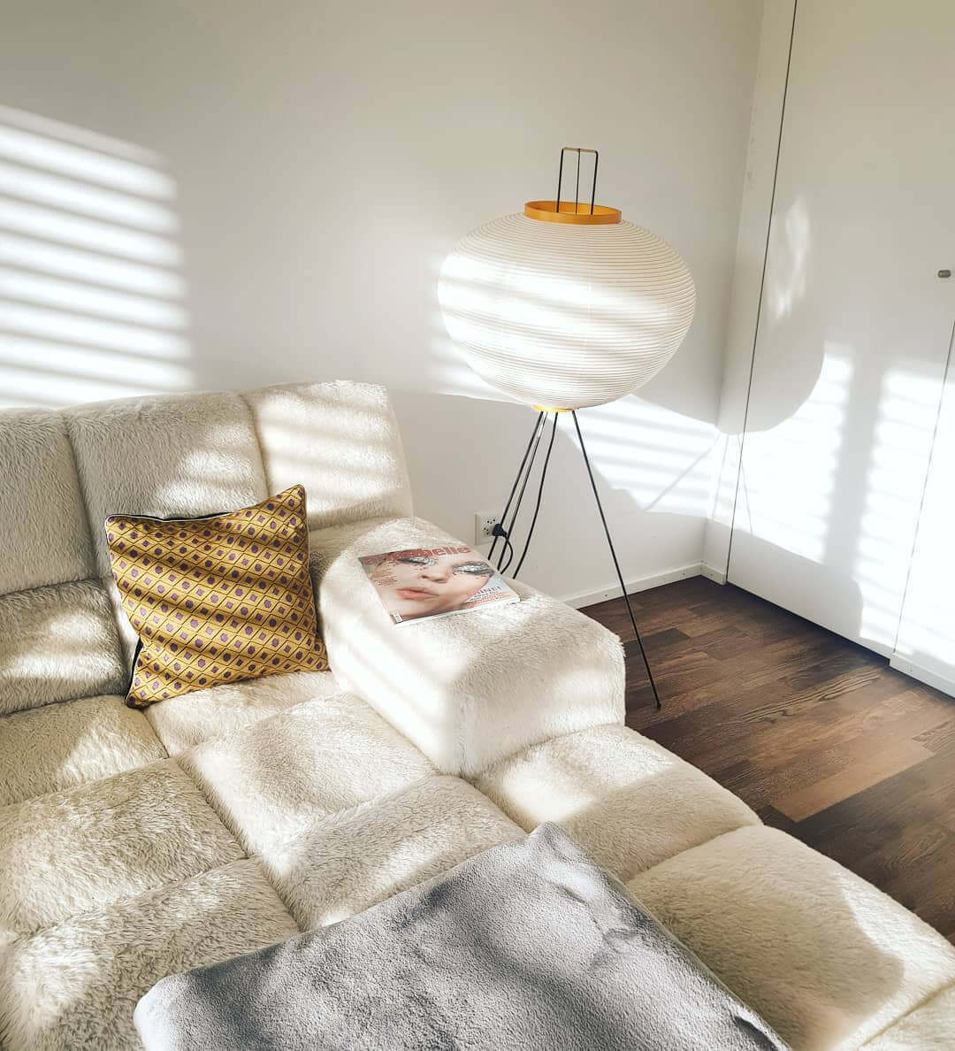 Skulpturale Japanisch Inspirierte Stehlampe