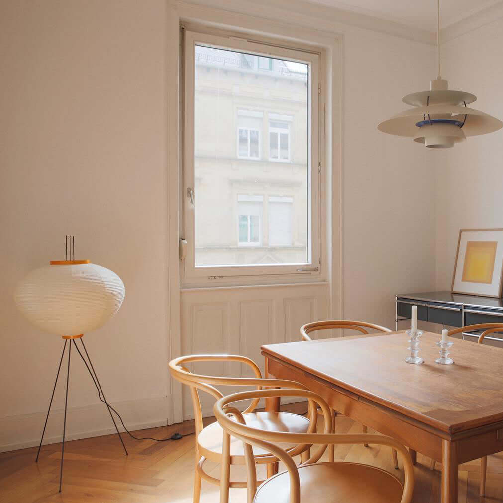 Skulpturale Japanisch Inspirierte Stehlampe