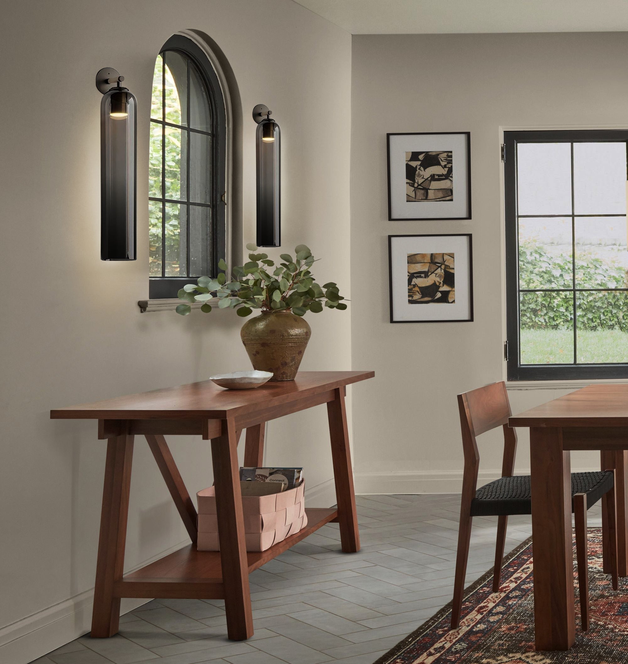 Moderne Wandleuchte mit Langem Rohr