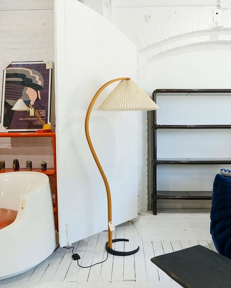 Gebogener Bogenrahmen Stehlampe