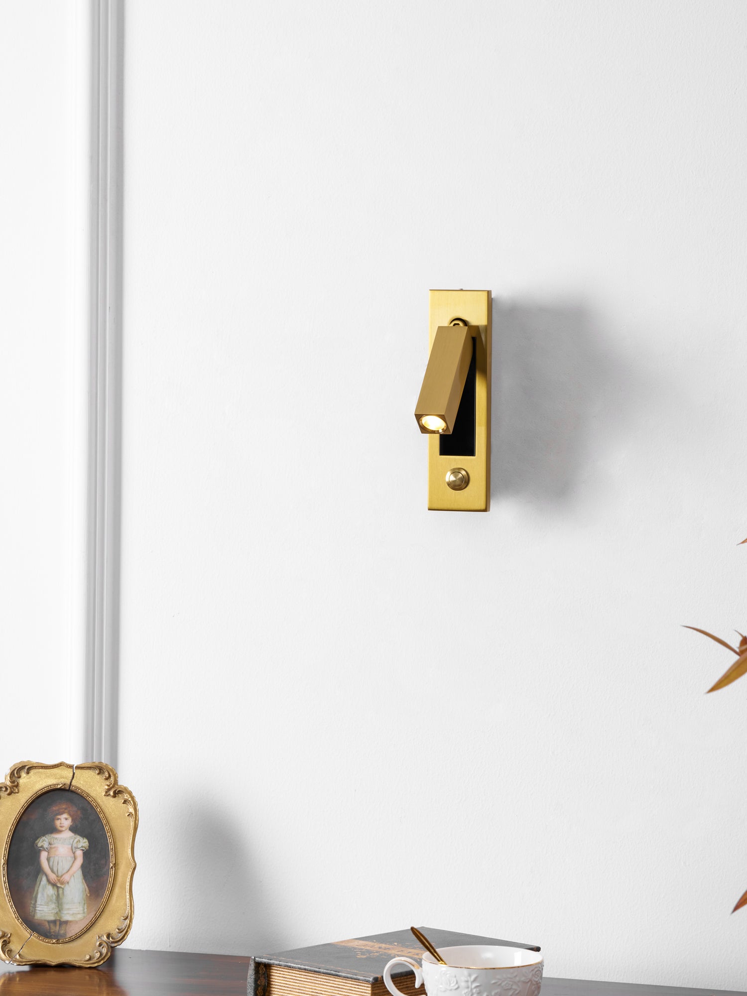 Moderne Einbau Wandleuchte für Den Bettbereich