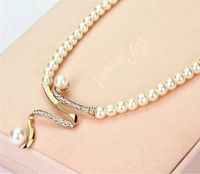 Perlen-Stil Halskette und Ohrring-Set für Damen