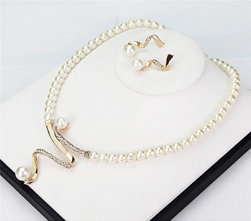 Perlen-Stil Halskette und Ohrring-Set für Damen