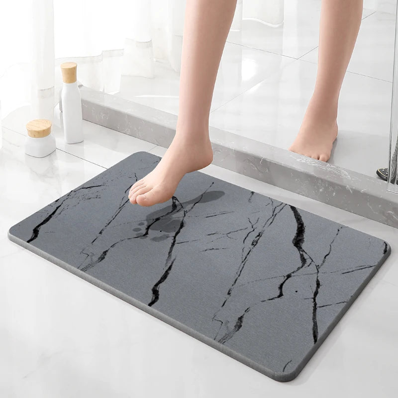 Schnelltrocknende Badematte aus Stein