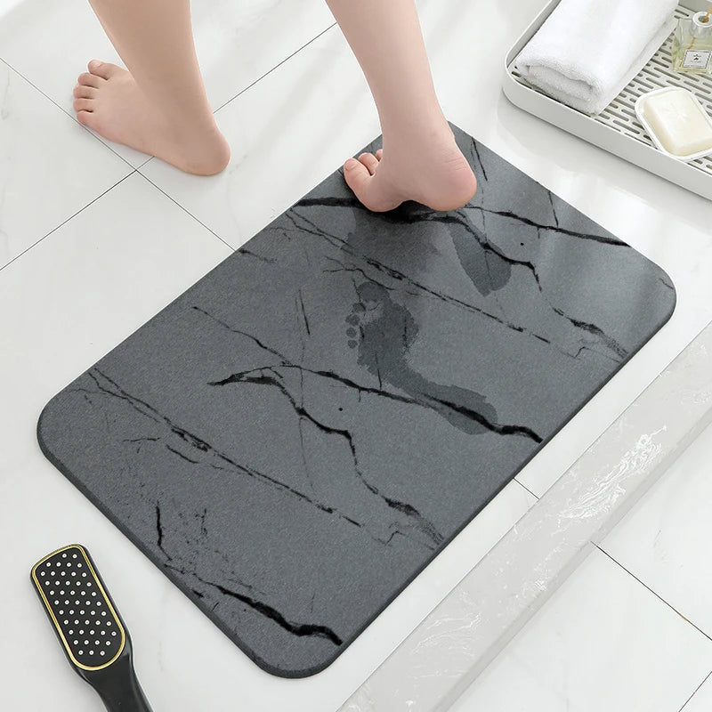 Schnelltrocknende Badematte aus Stein