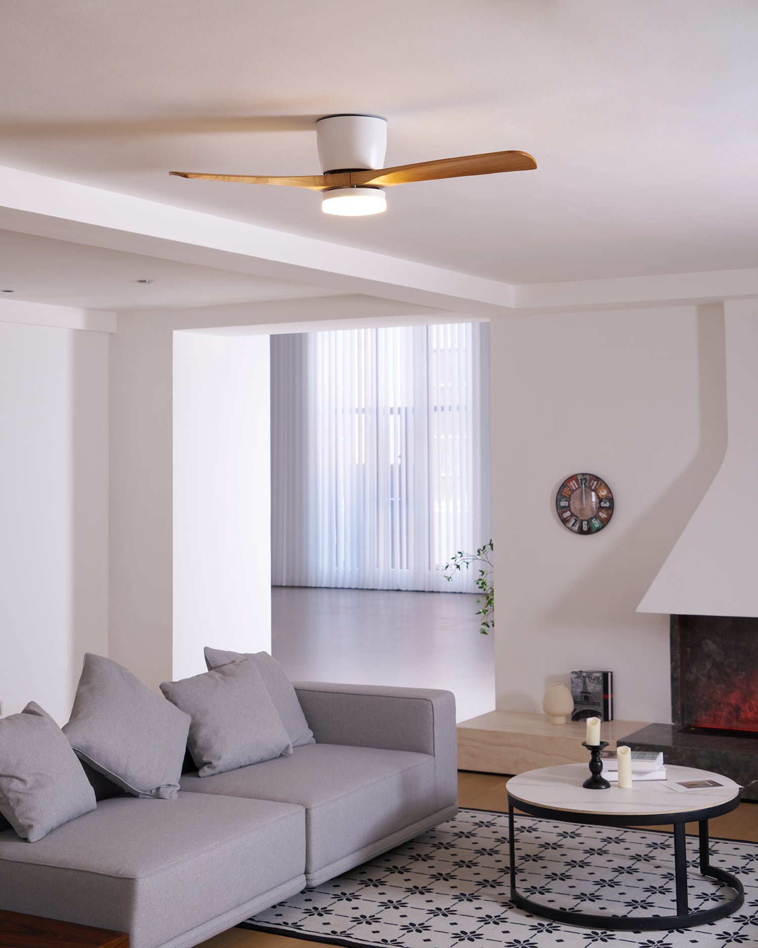 Moderner Deckenventilator Nordischen Stil mit 3 Flügeln und LED-Beleuchtung