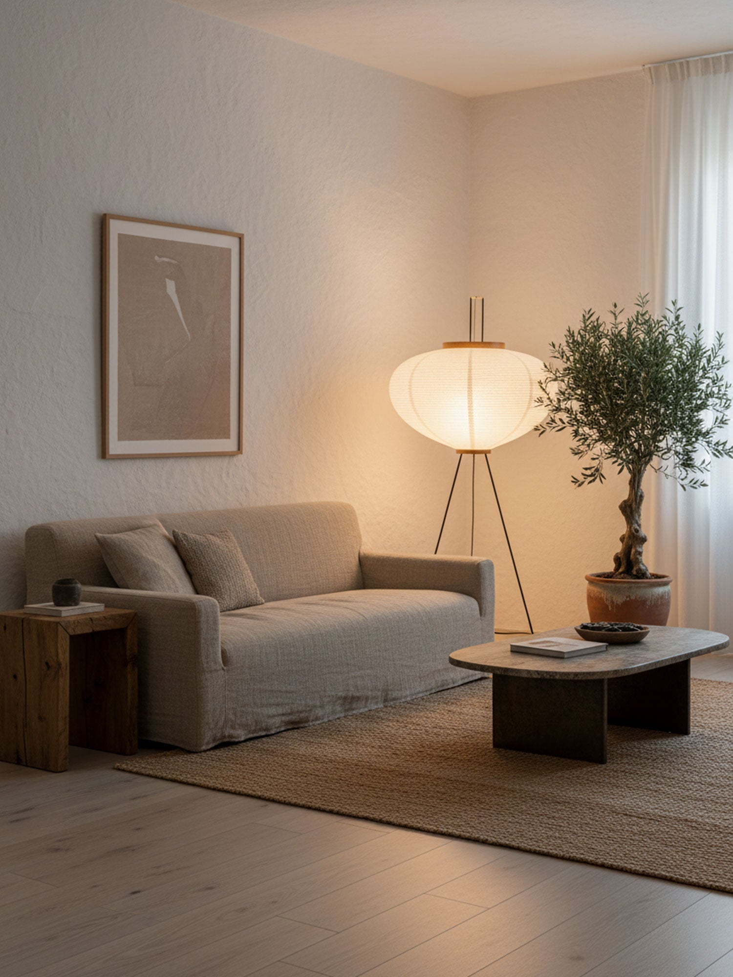 Skulpturale Japanisch Inspirierte Stehlampe