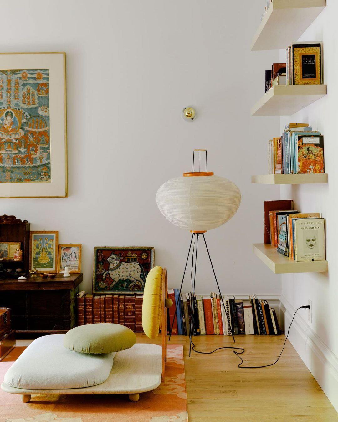 Skulpturale Japanisch Inspirierte Stehlampe