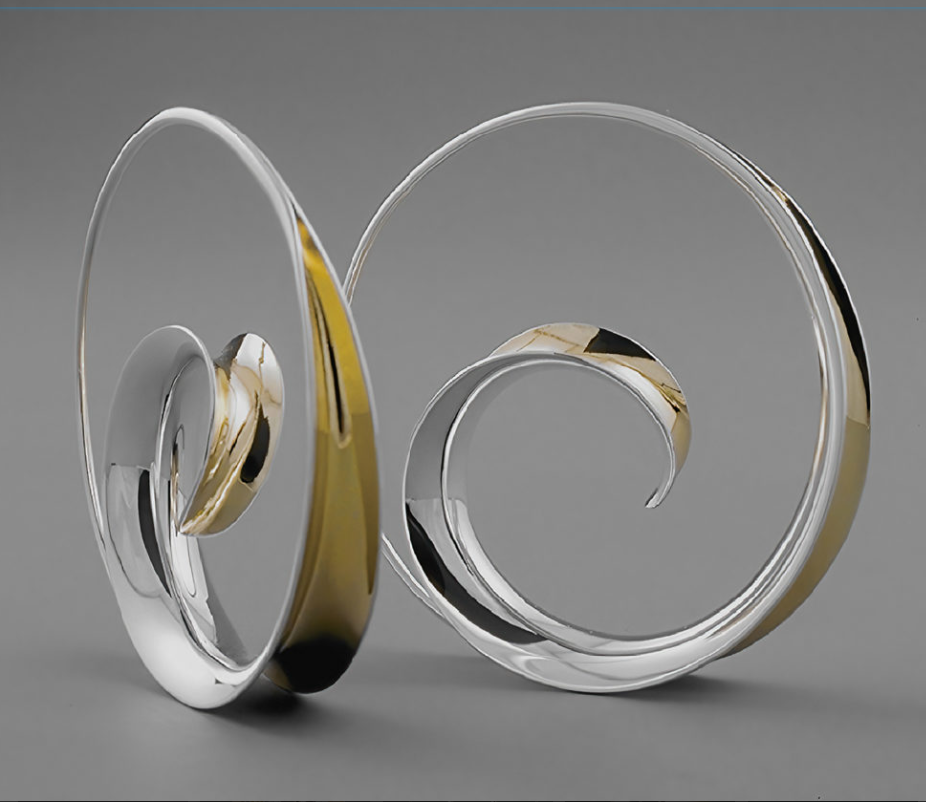 Elegante Ohrringe mit Spiralförmigem Wellen Design