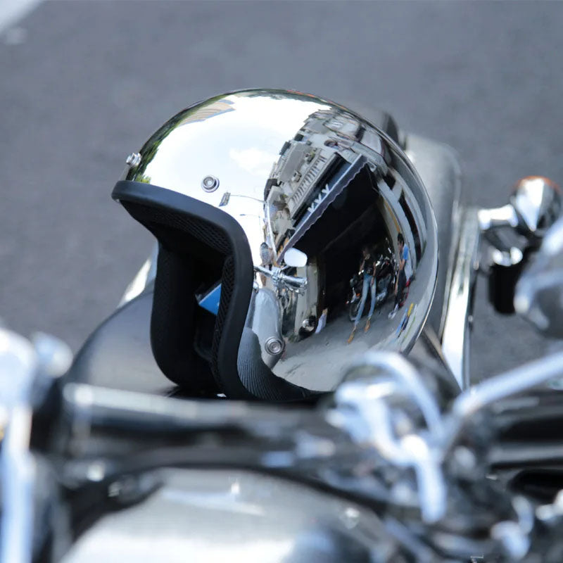 Stilvoller Offener Gesicht Motorradhelm im Silber