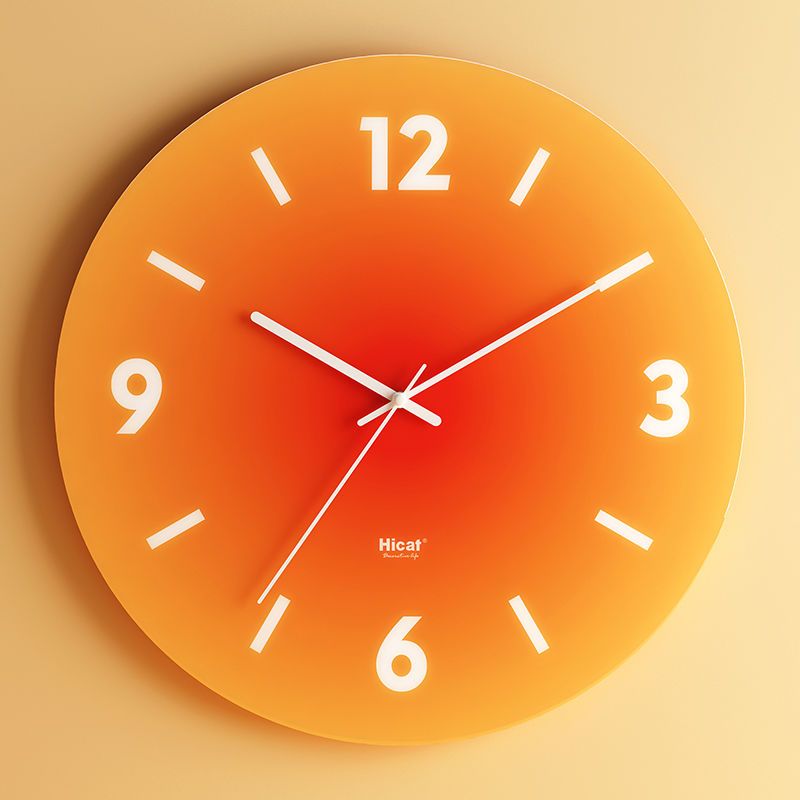 Moderne Wanduhr mit Farbverlauf