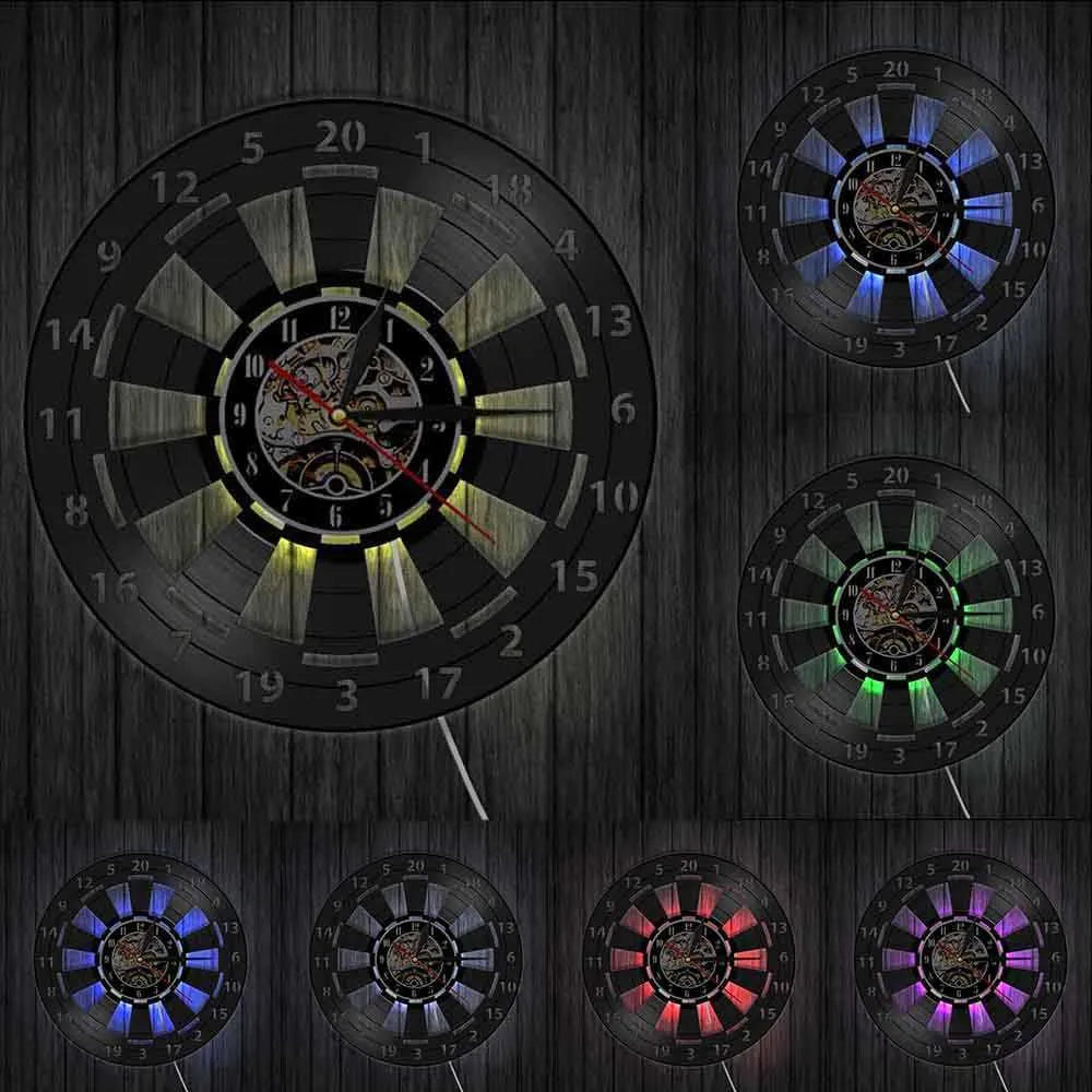 Wanduhr im Retro-Dartscheibe-Stil