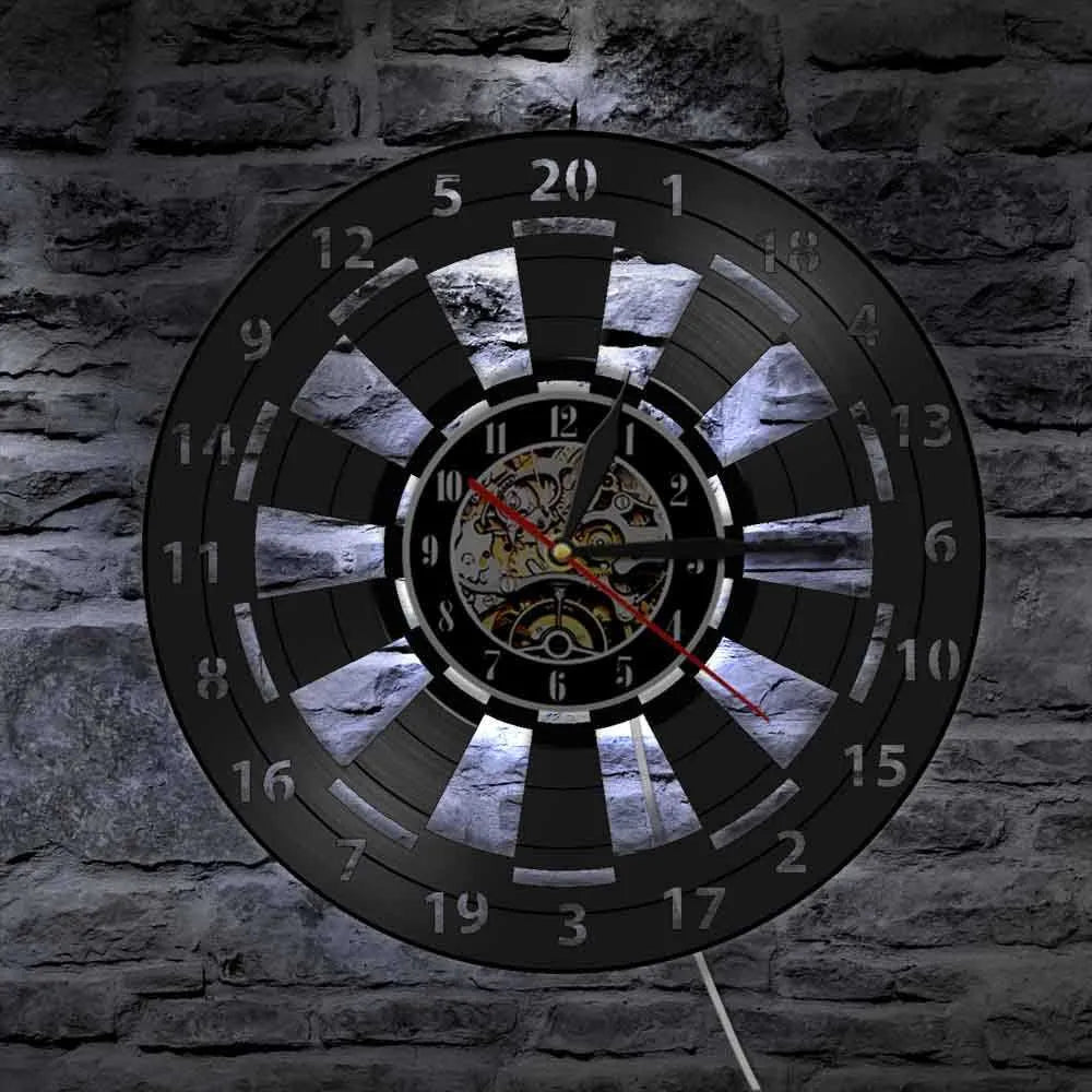 Wanduhr im Retro-Dartscheibe-Stil