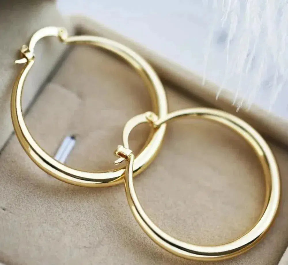Klassische Gold Farbe Hoop-Ohrringe für Damen